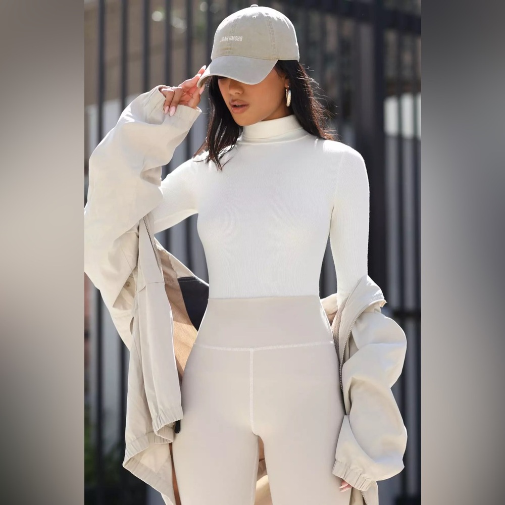 SOLD OUT JOAH BROWN CLASSIC FLEXRIB TURTLENECK LONG SLEEVE ALO YOGA STREETWEAR